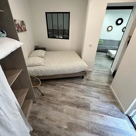 2 Pieces Apartment *